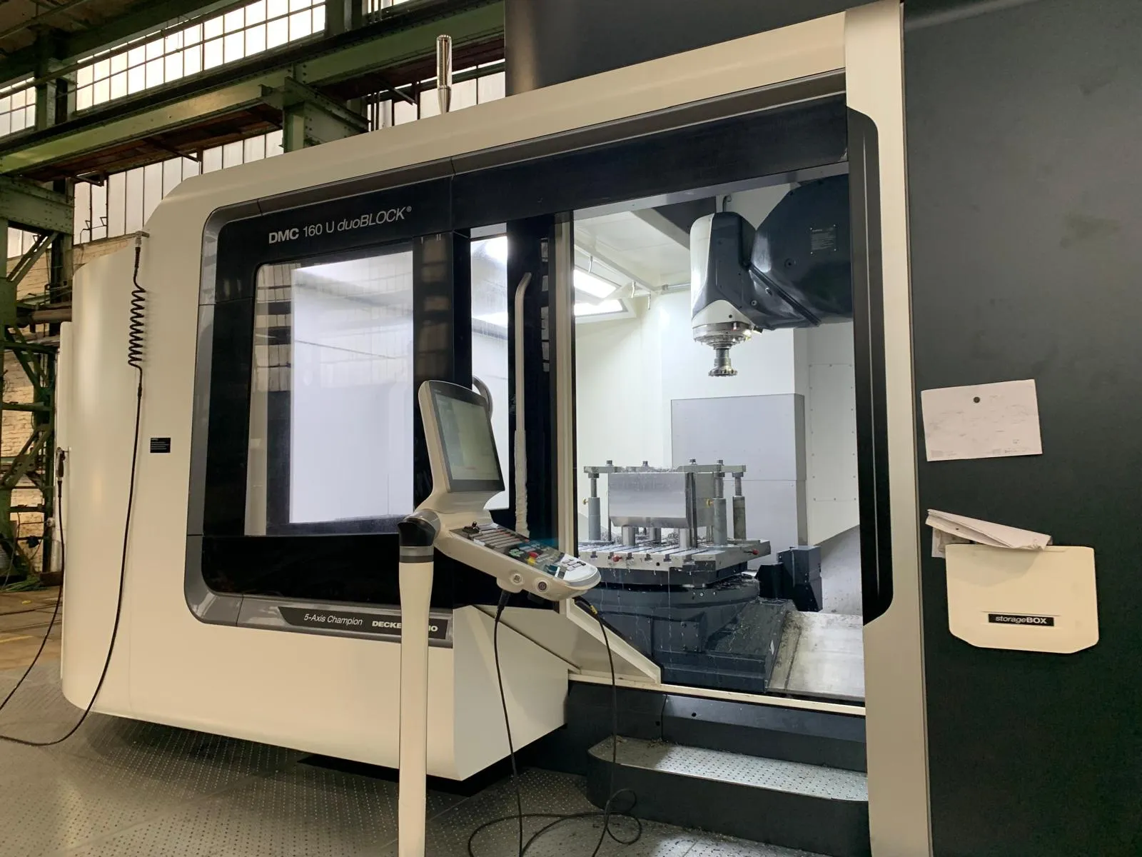 Wieloosiowe centrum obróbcze