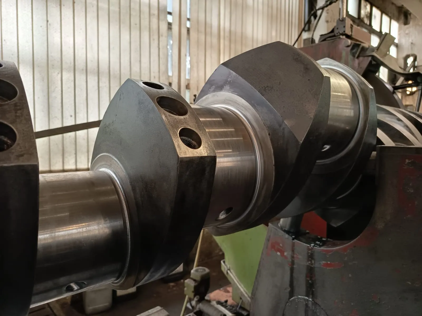 Szlifowanie wałów korbowych 8